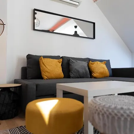 Magnifique Triplex Avec Sauna Plein Centre