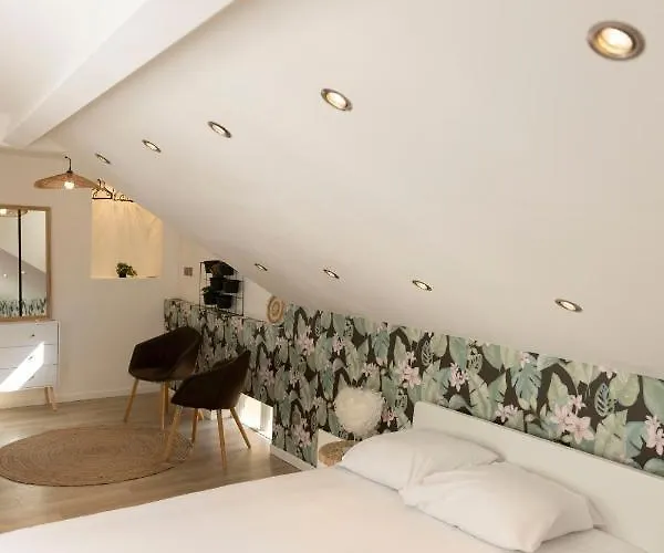 Magnifique Triplex Avec Sauna Plein Centre